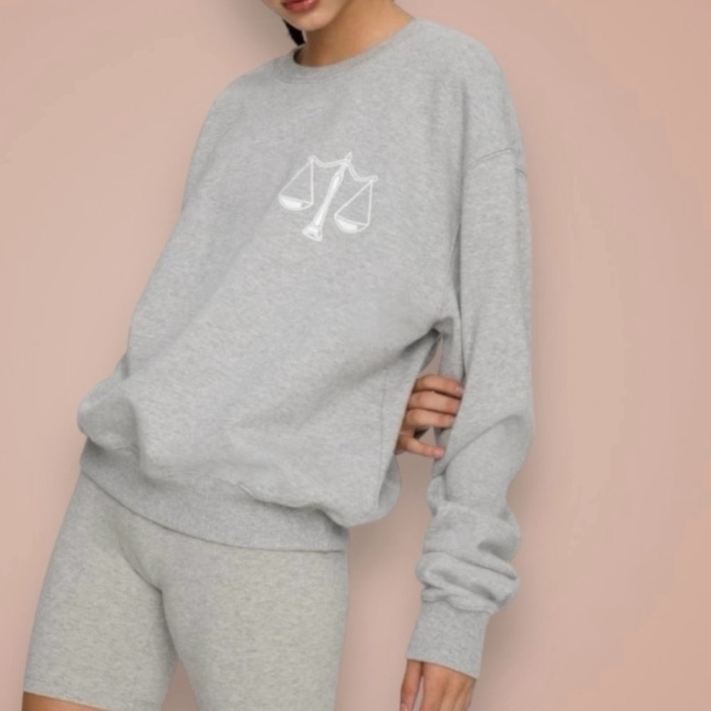 Good American Zodiac boyfriend sweatshirt Libra - Picture 2 of 5